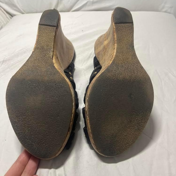 Cork wedges by Le Chateau - Picture 4 of 4